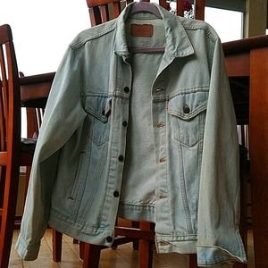 Light wash Levi's denim jacket